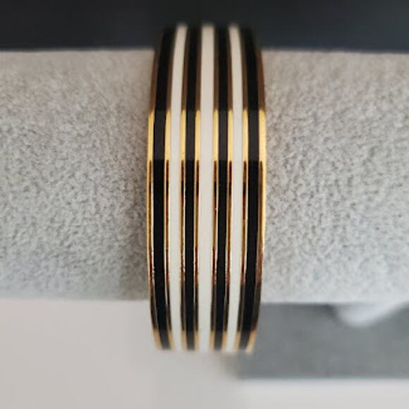 Kate Spade Idiom Bangle No Strings Attached Black and Cream Stripes Gold Plated - Picture 3 of 8